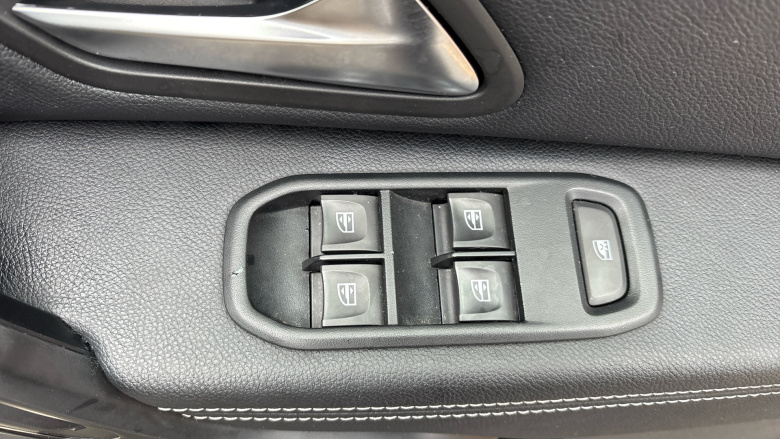 Dacia Duster 1.6 SCe Prestige 5dr Petrol Estate